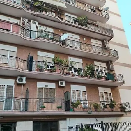 Appartamento Adiacente Fermata Metro A Rome Exterior photo